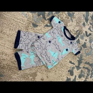 4/$10 Pajama Set size 9-12 months